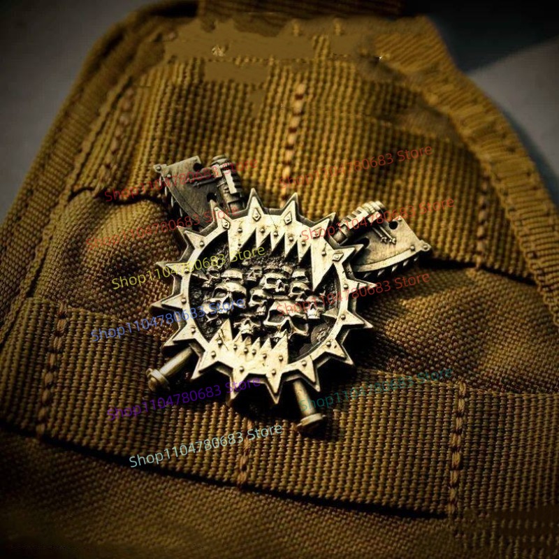 Брошь-эмблема 40K Burning Gala – обзор и цена Men Accessories Collection